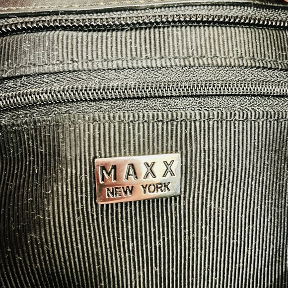 MAXX New York - Vintage Y2K Black Faux Leather Shoulder Purse with Silver Studs - Picture 7 of 7